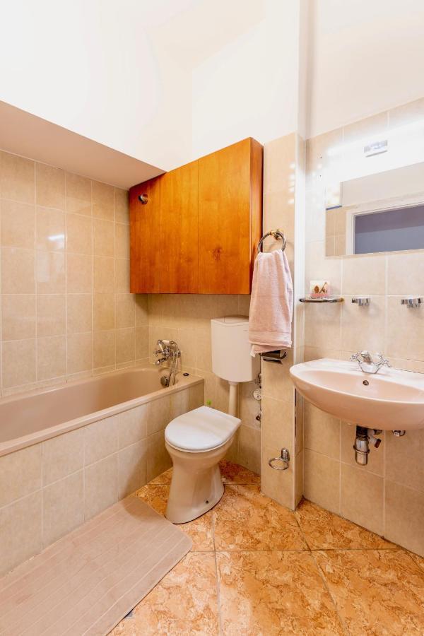 Elizabeth'S Treasure Deluxe Apartment Budapest Ngoại thất bức ảnh